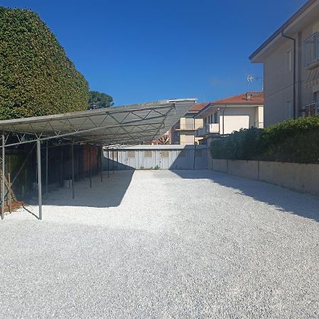 Le Palme 98 "Casa Vacanze" Camaiore Bagian luar foto