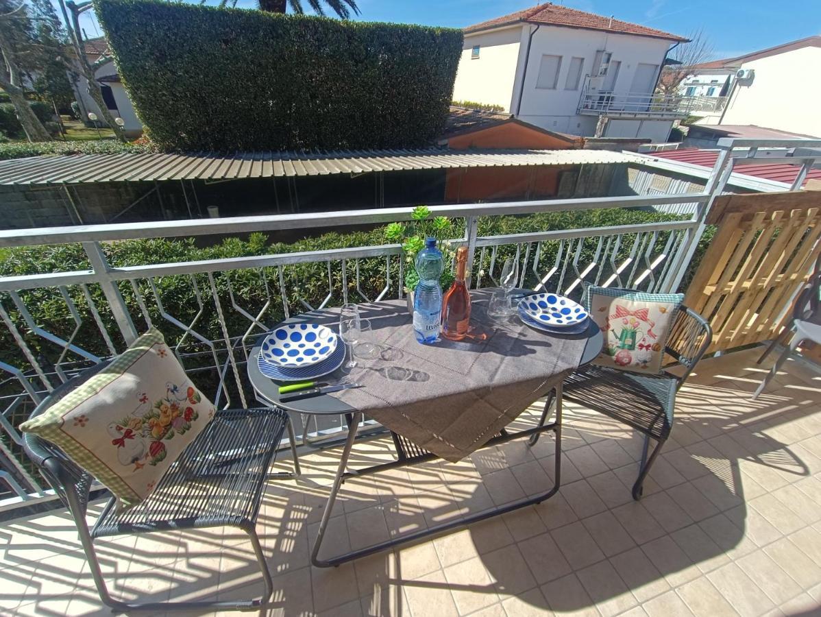 Le Palme 98 "Casa Vacanze" Camaiore Bagian luar foto