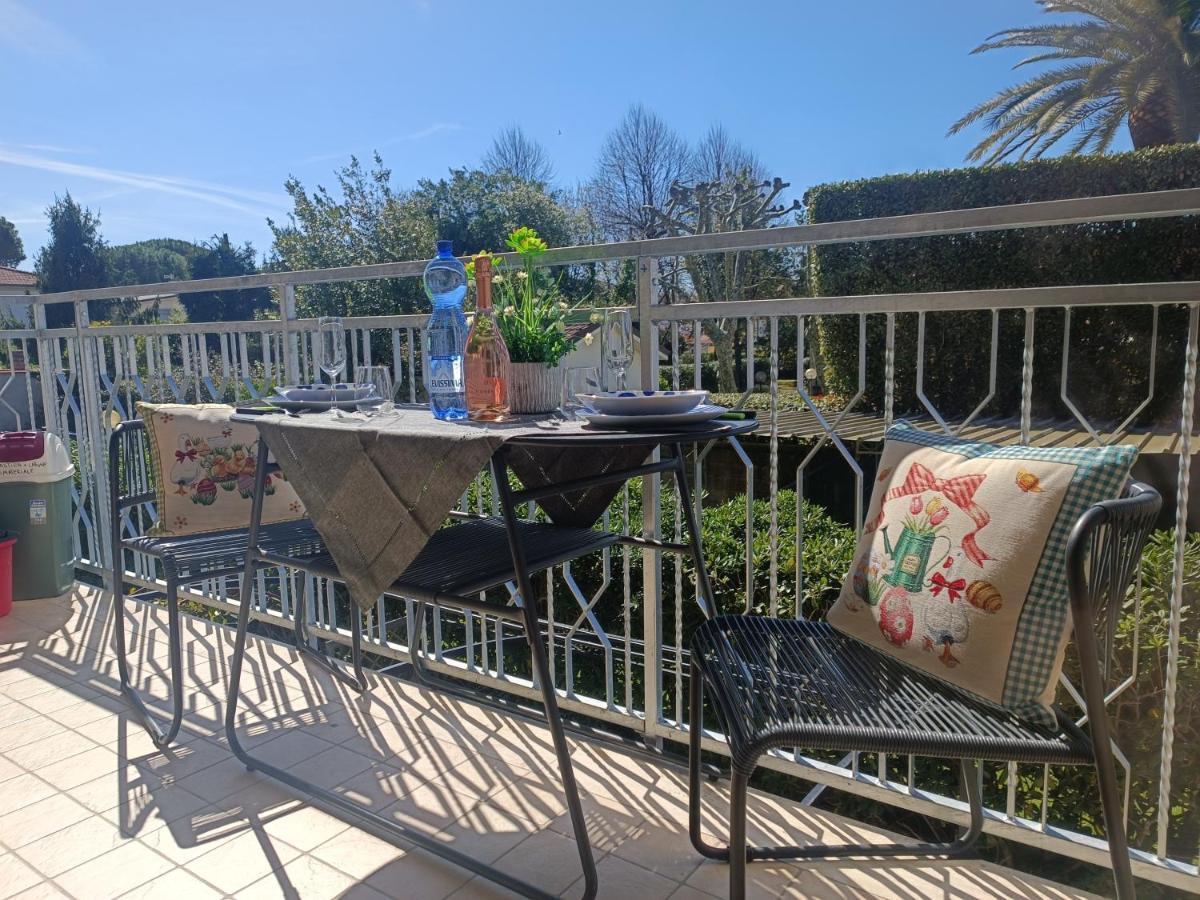 Le Palme 98 "Casa Vacanze" Camaiore Bagian luar foto