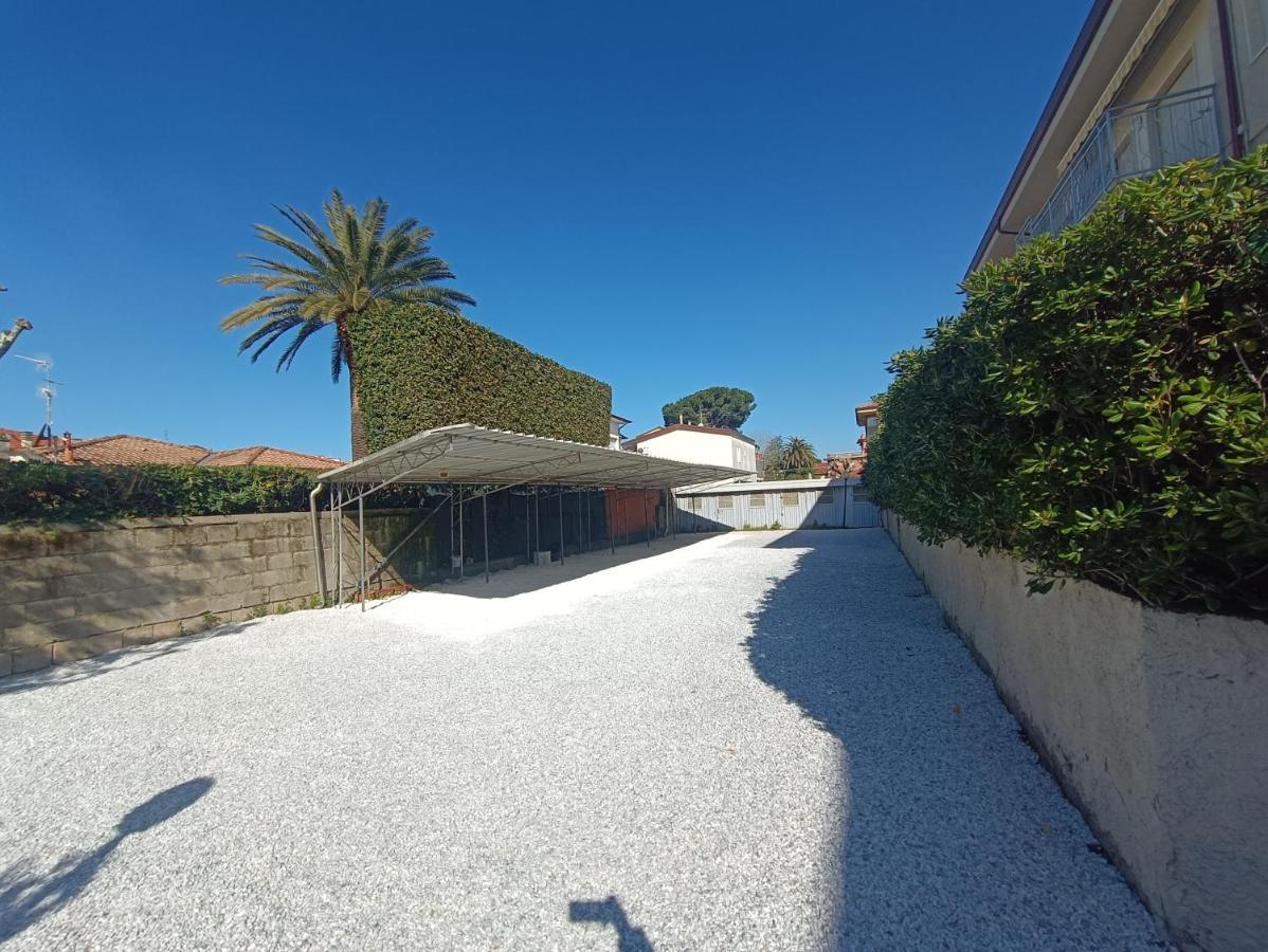 Le Palme 98 "Casa Vacanze" Camaiore Bagian luar foto